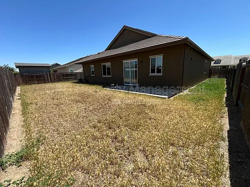 335 Parliament Way Photo 1