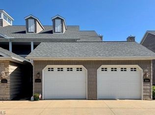 3016 Whispering Shores Dr, Vermilion, OH 44089