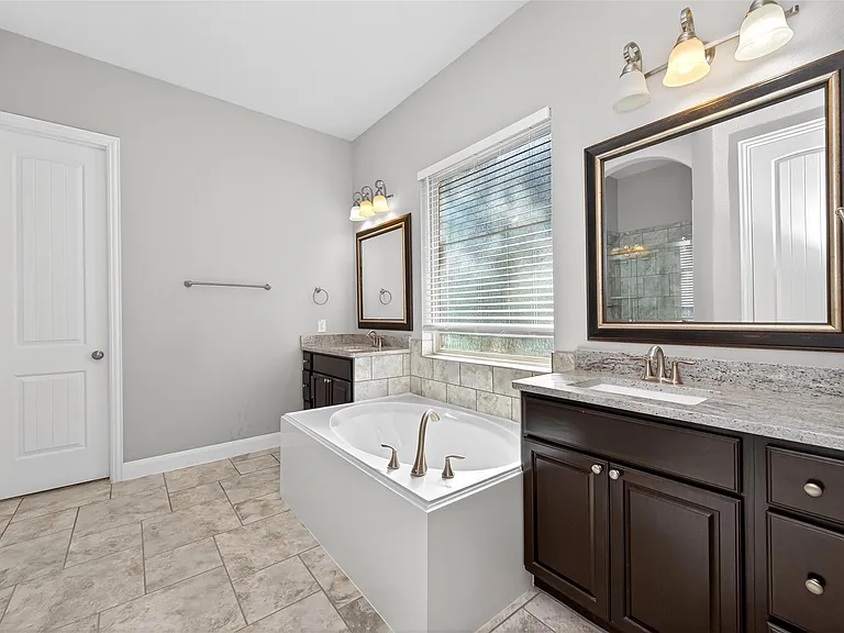 14 S Sawbridge Cir — Photo 31