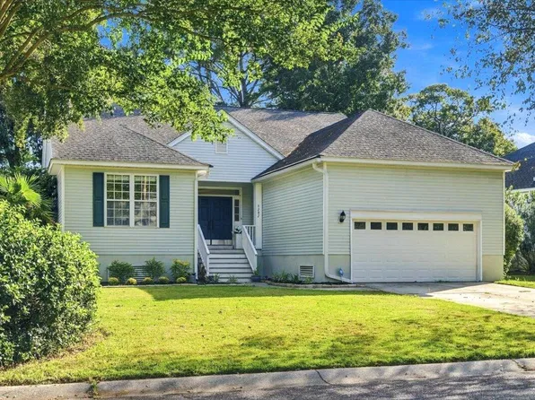 1292 Wisteria Wall Dr, Mount Pleasant, SC 29464