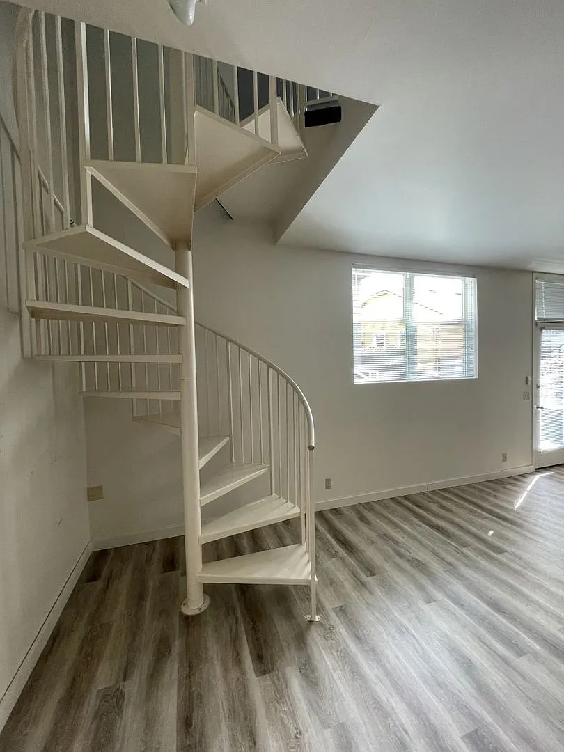 Lake Union Artist Loft — Photo 3