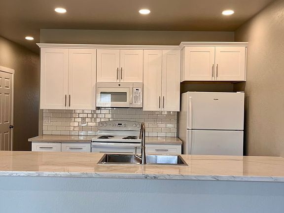 2nd image of 2683 Elliott Ave #1