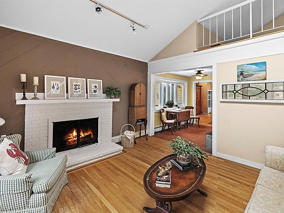 4th image of 80 Pine St