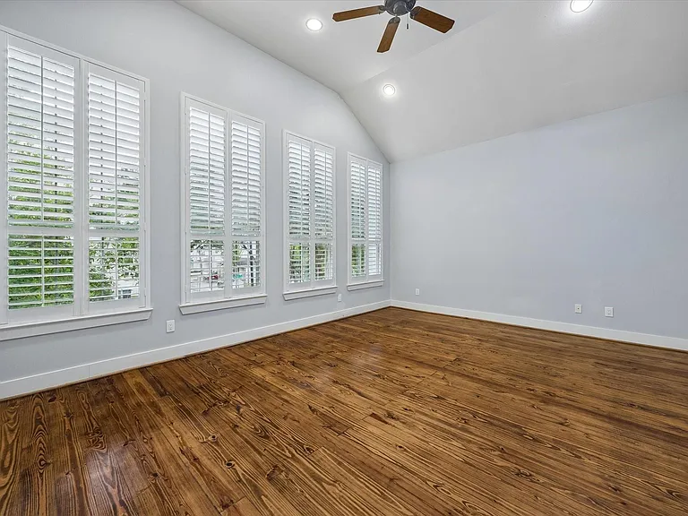 1418 Asbury St — Photo 11