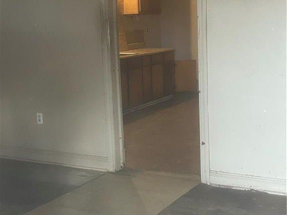 4th image of 4429 Laine Ave