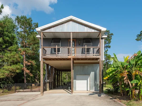 43 Fiber St, Bay Saint Louis, MS 39520