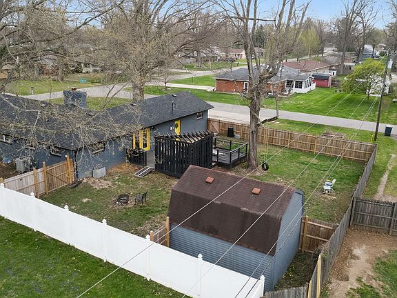 5th image of 3400 W Fleetwood Dr