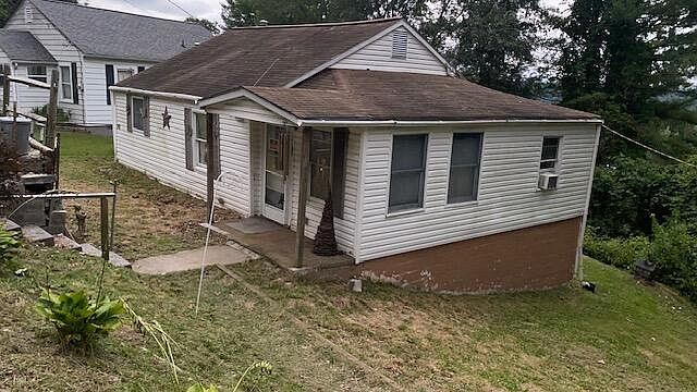 1st image of 218 Sunrise Ave