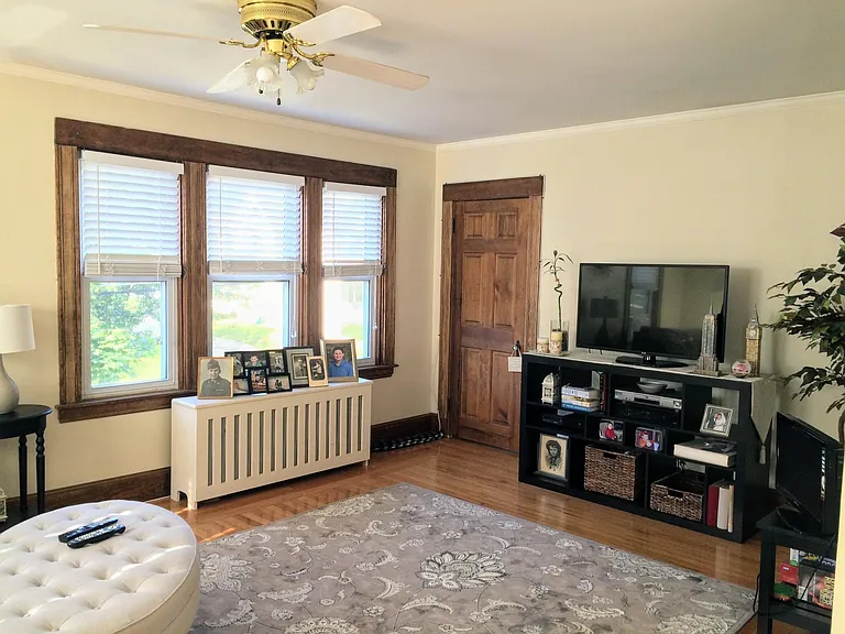 133 Cottage St — Photo 8