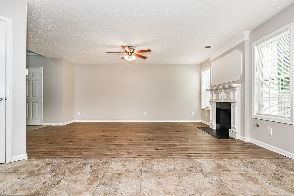 4 bed, 2.5 bath, 1954 sqft, $3,110 — Photo 4