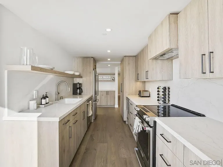 1750 Avenida Del Mundo #904 — Photo 11