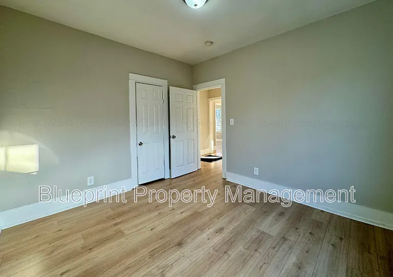 1532 Bay Ave SW — Photo 9