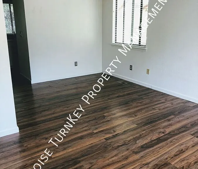 550 E Pennsylvania St — Photo 5