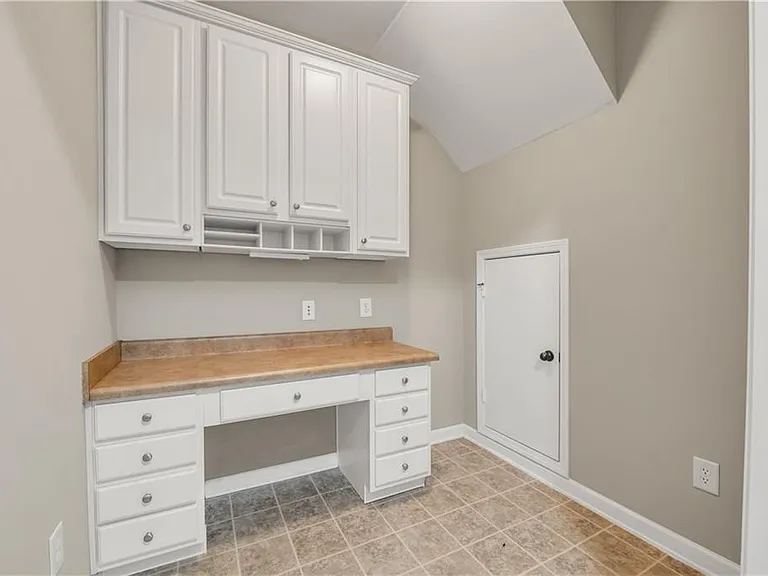 501 Grove Field Ct — Photo 17