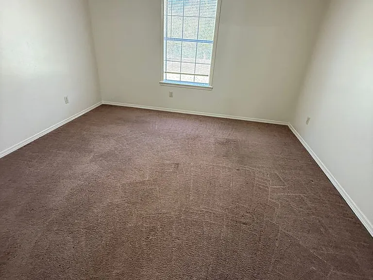 2302 Brookhaven Dr — Photo 6