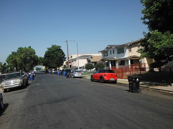 4th image of 612 W 75th St