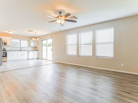 5th image of 2142 E Spruce Dr