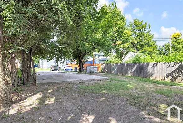 3160 Graceland Ave — Photo 26