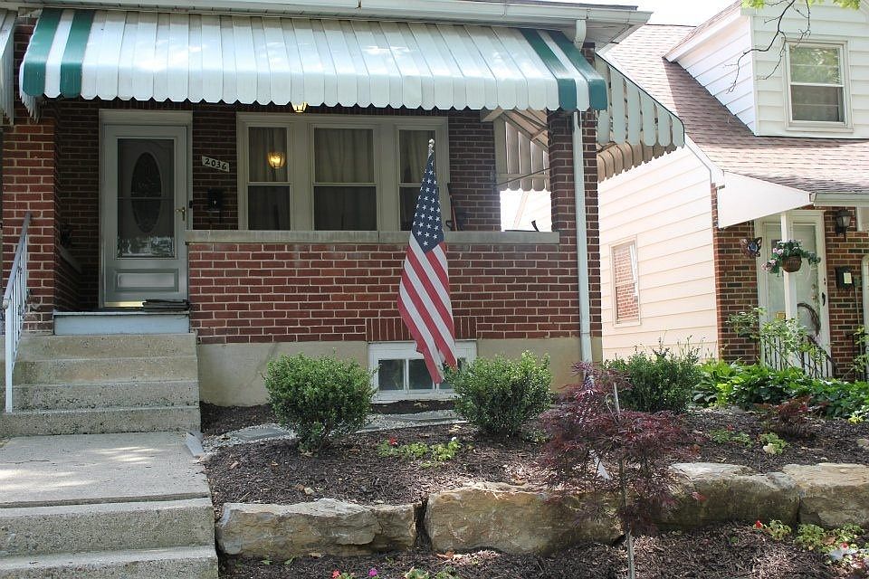 front of house (twin)