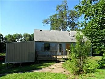 3rd image of 7500 Lyon Ave