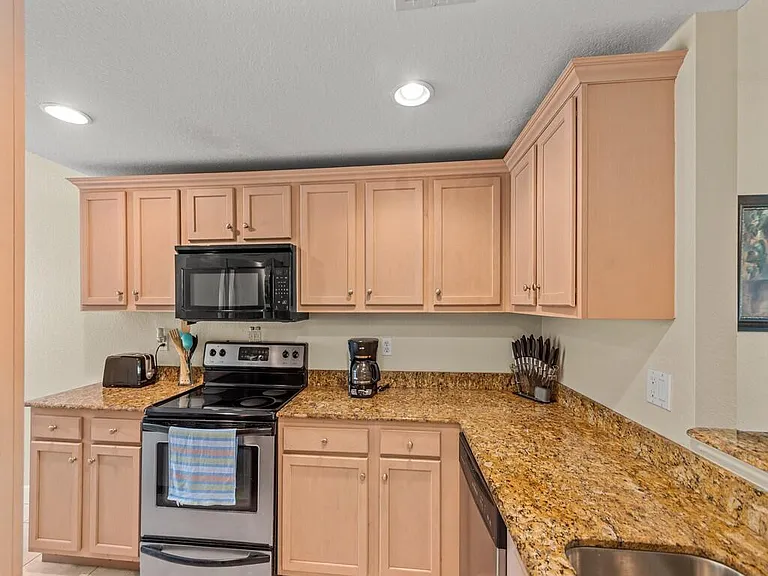 4210 Gator Trace Ave #B — Photo 6