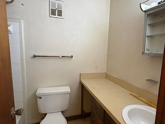 5th image of 1012 Sharer Ct Unit 24