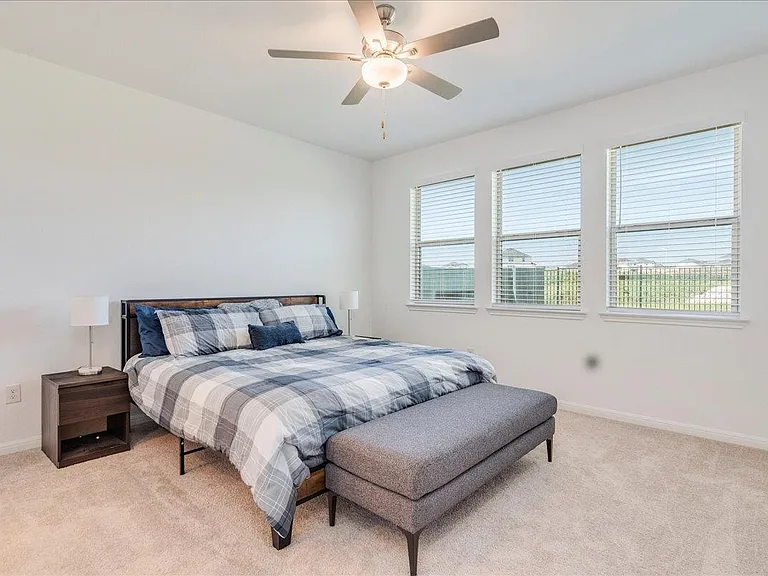 802 Papaya Dr — Photo 12