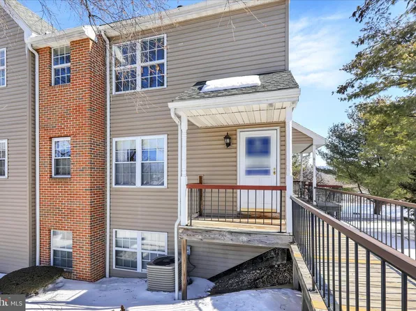 812 Christopher Dr, Wyomissing, PA 19610