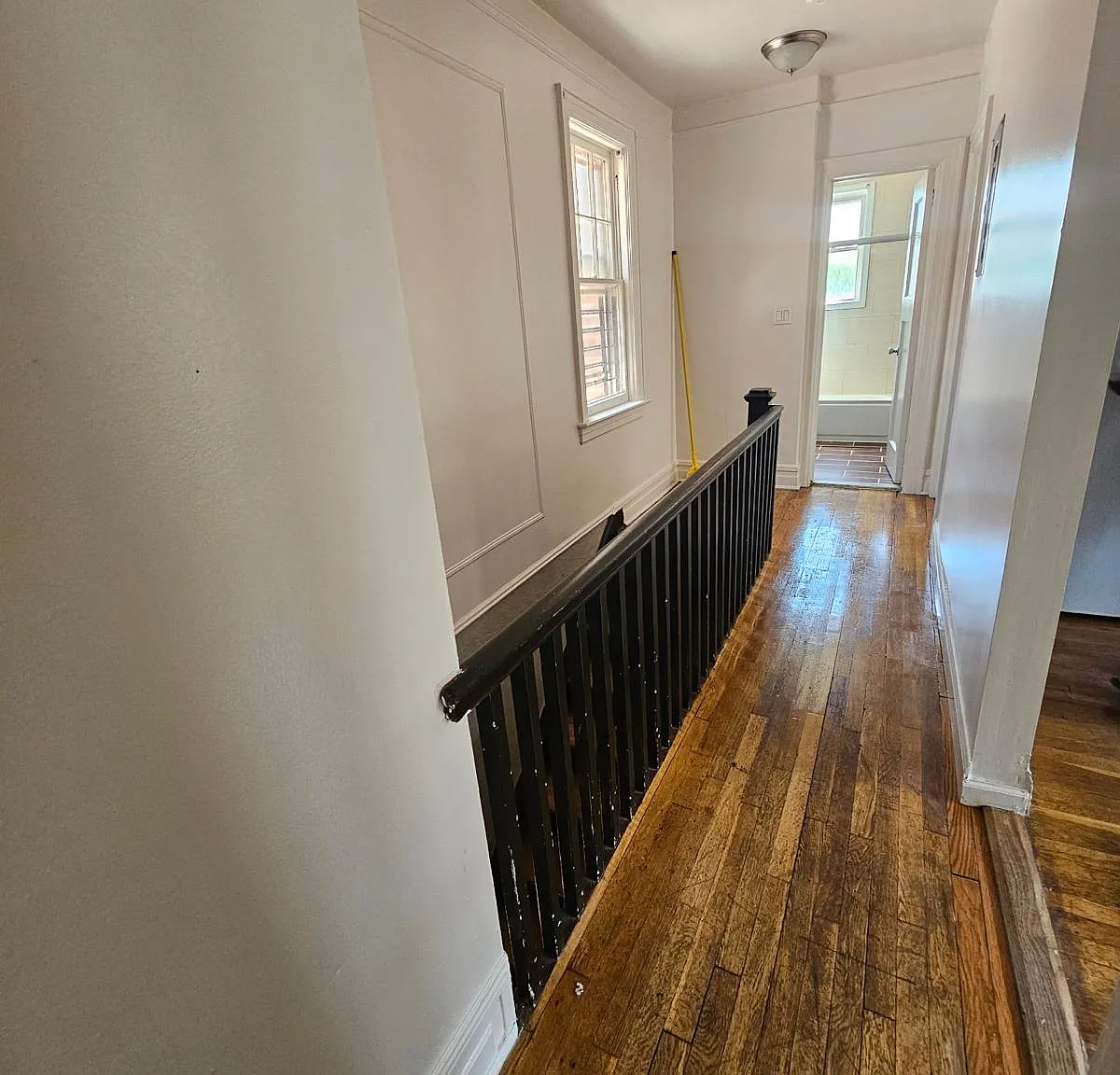 3 bed, 1000 sqft, $3,753 — Photo 3