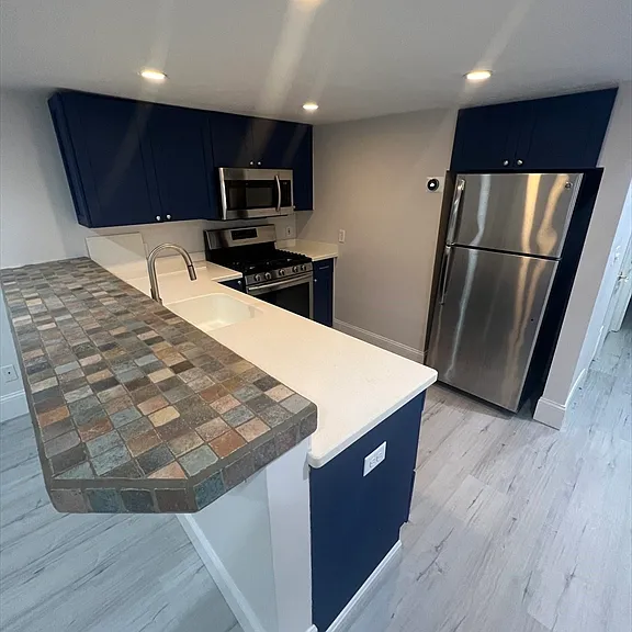 571 E Broadway #1 — Photo 5