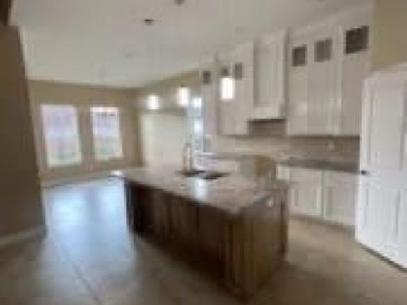5th image of 2402 S Christians Cir
