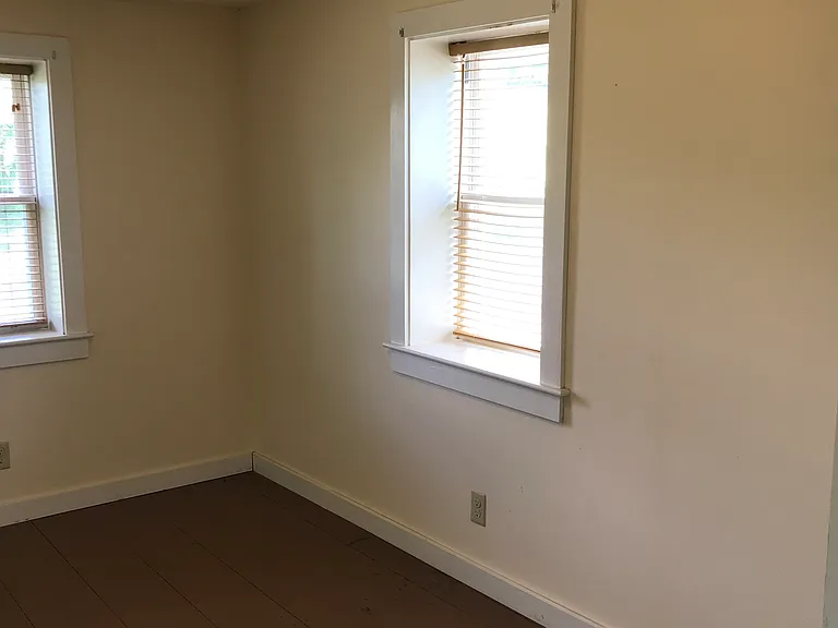 6514 Creek Rd — Photo 12