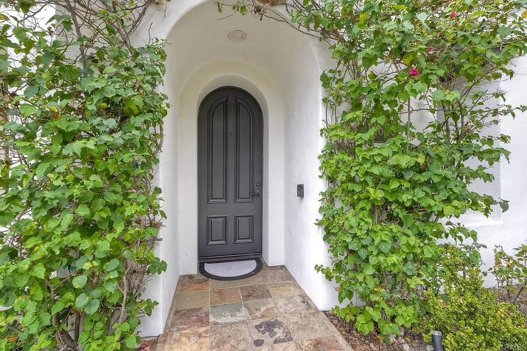 4 bed, 2696 sqft, $10,000 — Photo 1