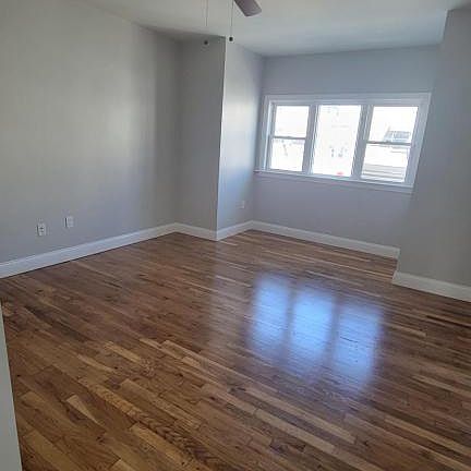 2nd image of 167 Mulberry St