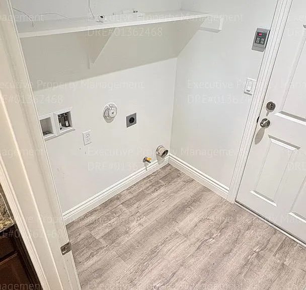 8905 Cadbury Dr — Photo 15