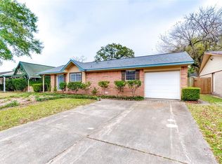 2811 Huckleberry Ln, Pasadena, TX 77502