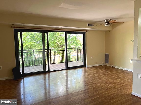 3rd image of 7356 Lee Hwy Unit 201