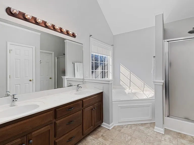 1026 Watauga Ct — Photo 14