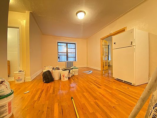 1st image of 520 Lincoln Pl APT 1F