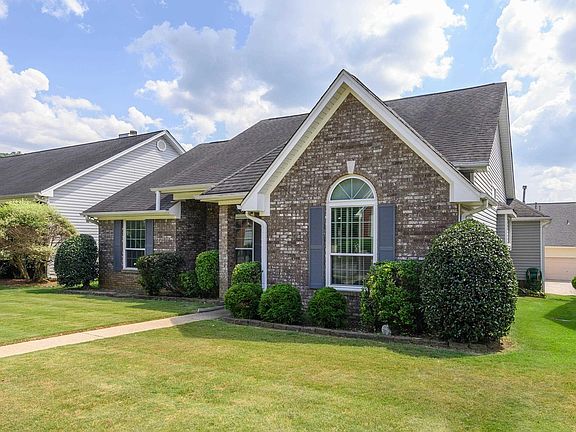 2nd image of 145 Stratford Cir