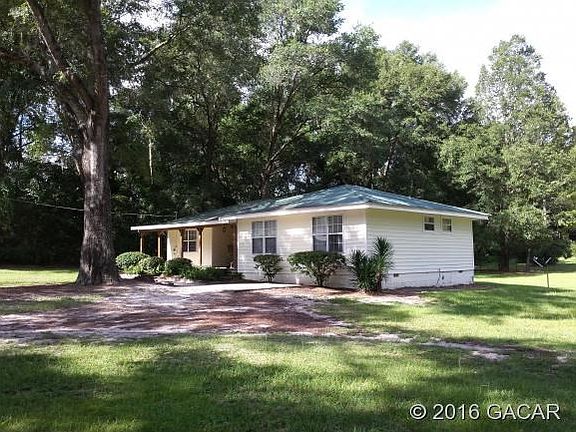 Parking area at front