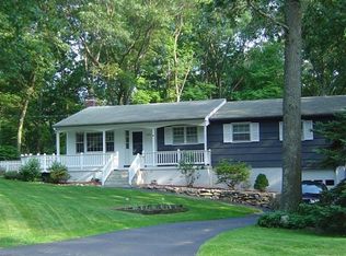 849 Long Cove Rd, Gales Ferry, CT 06335