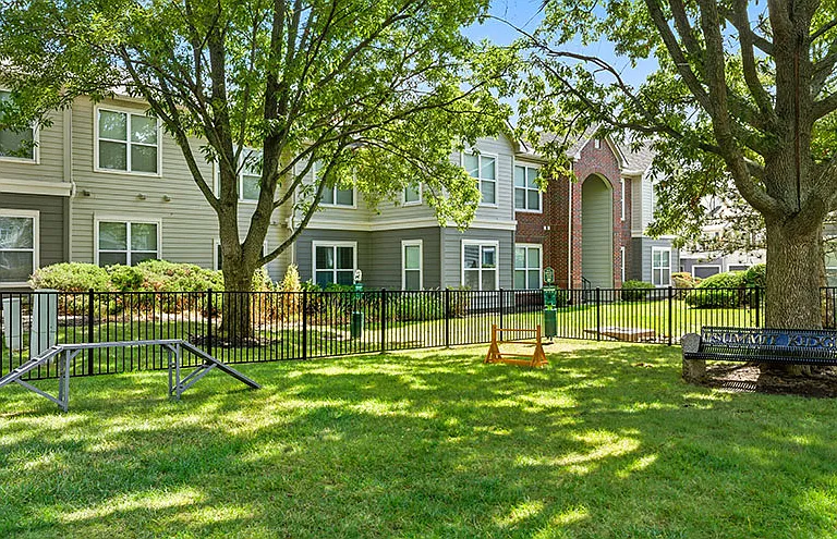 Summit Ridge Apartments — Photo 43