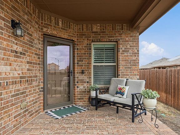 4th image of 448 Spring Dr