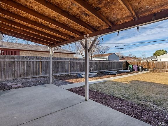 4th image of 2885 Oneida Street