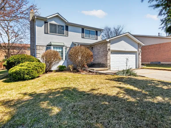 346 Darlington Cres, Newmarket, ON L3Y 6N4