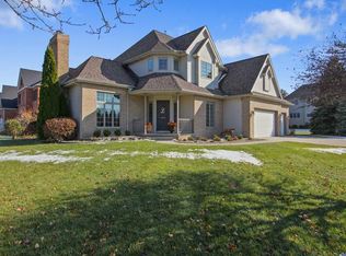 1805 Woodbine Rd, Bloomington, IL 61704