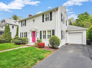 33 S Park Ave, Longmeadow, MA 01106