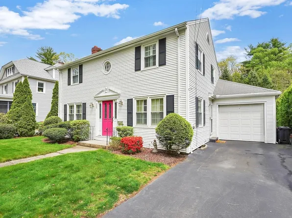 33 S Park Ave, Longmeadow, MA 01106