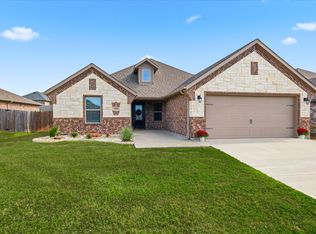 3911 Bridle Path Ln, Lewisville, TX 76266